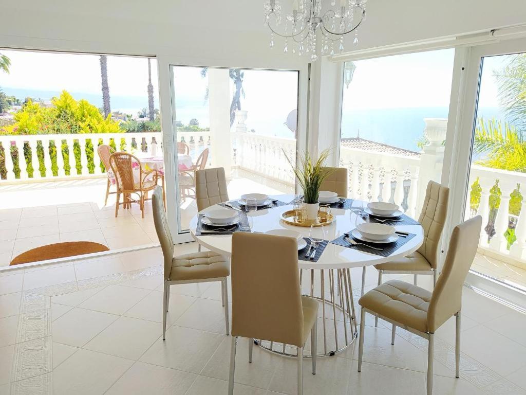Carioca - With Private Pool, Marvelous Garden And Amazing Ocean View